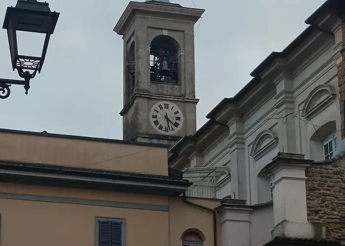 Panoramico Bilocale Con Tutti I Confort E Parcheggio Gratuito *