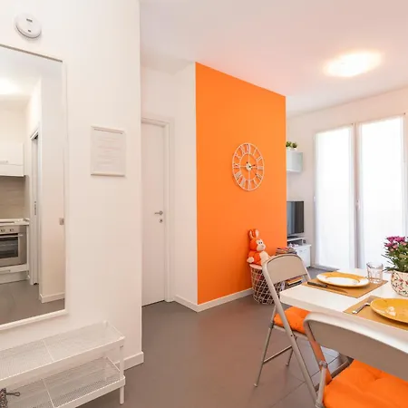 Апартаменти Skyline Bergamo Alta Choruslife Free Parking Бергамо