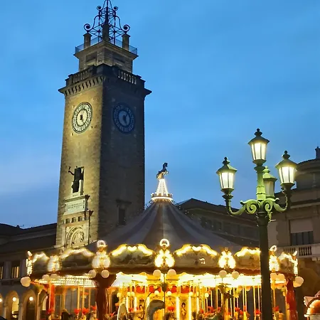 Skyline Bergamo Alta Choruslife Free Parking Бергамо